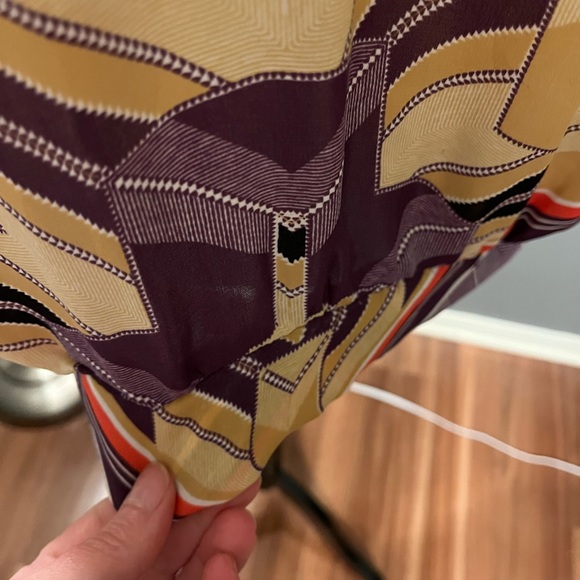 Beautiful Colorful size L butterfly sleeve blouse - Picture 3 of 8